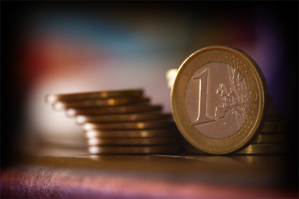 铂金涨幅超黄金  黄金还会继续亮眼吗