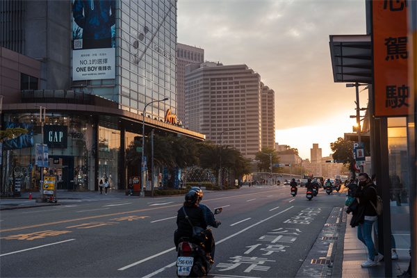 深圳麦金荣膺广东南方黄金市场研究院认证
